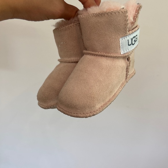 Infant ugg size small (2/3) light pink - Picture 5 of 6